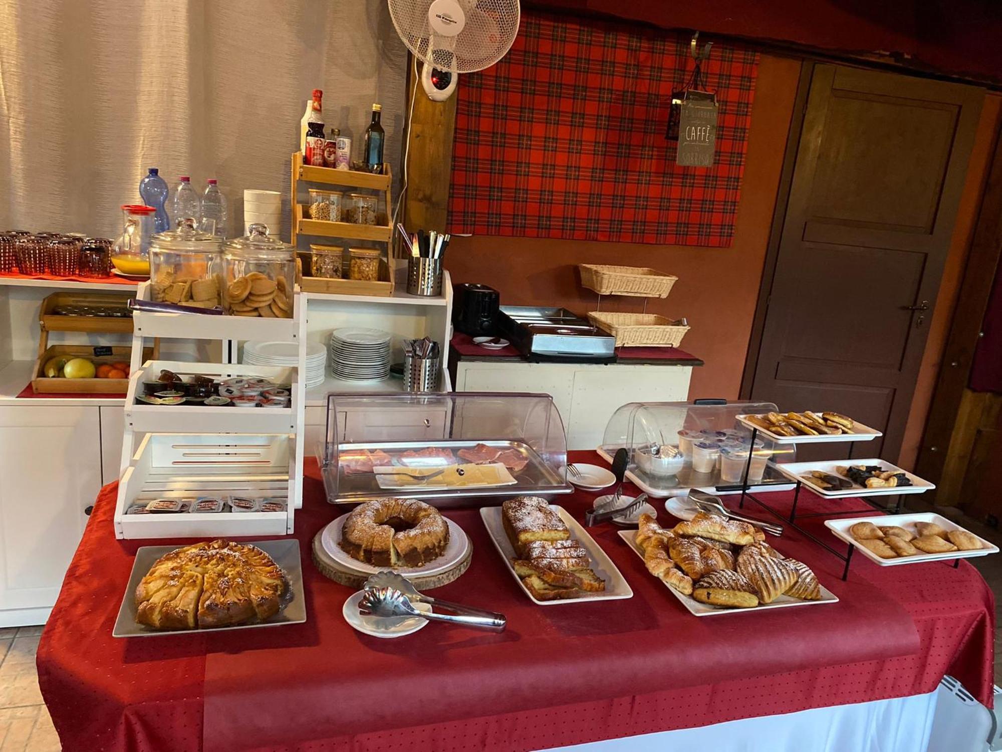 Acomodação com café da manhã  Regina 4*
